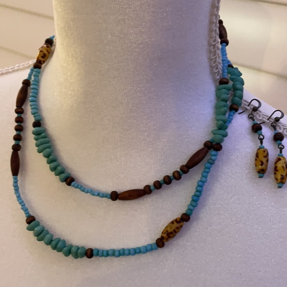 Silver Turquoise Necklace Set plus a Beaded Necklace earring set turquoise blue - Picture 11 of 15